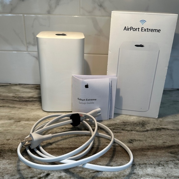 Apple AirPort Extreme 802.11ac A1521 (6th Generation) w/ Power Cord & Box Router - Picture 1 of 16